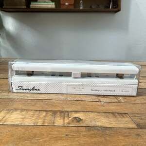 Swingline Sugar Paper Essentials Desktop 3-Hole Punch 10 Sheet Capacity